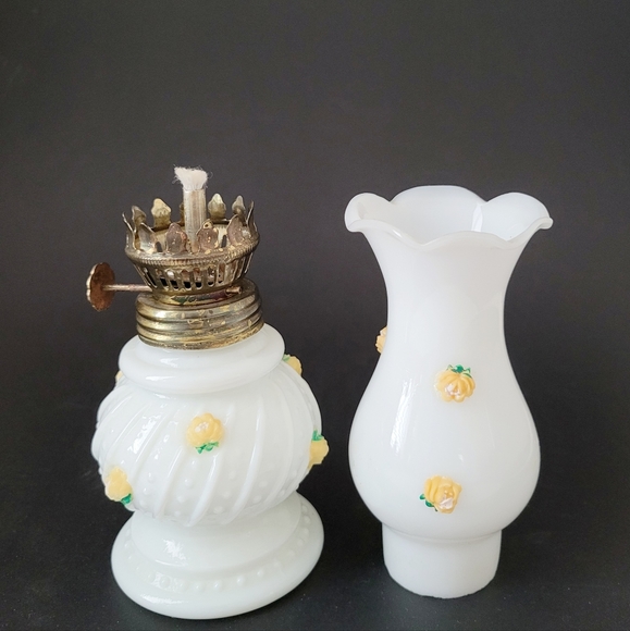 Vintage White Milk Glass w/ Rose Flowers Oil Lamp, Vintage Home Decor] Vintage - Picture 5 of 8